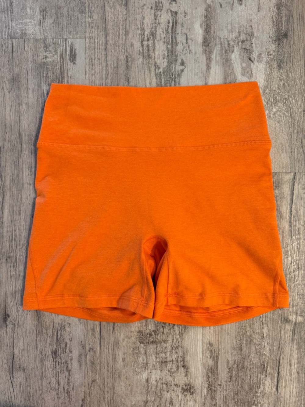 Fleo Women's High Rise Charge 5” Shorts in Heather Orange No Front Seam - Small
